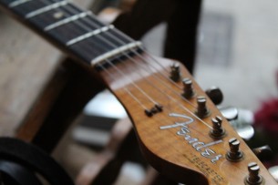 FENDER "Custom Shop P90 Mahogany Telecaster Journeyman Relic, Aged Teal Green Metallic" HARDCASE , PAPERS, 2, 95 KG