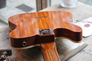 FENDER "Custom Shop P90 Mahogany Telecaster Journeyman Relic, Aged Teal Green Metallic" HARDCASE , PAPERS, 2, 95 KG