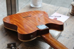 FENDER "Custom Shop P90 Mahogany Telecaster Journeyman Relic, Aged Teal Green Metallic" HARDCASE , PAPERS, 2, 95 KG