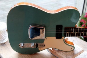 FENDER "Custom Shop P90 Mahogany Telecaster Journeyman Relic, Aged Teal Green Metallic" HARDCASE , PAPERS, 2, 95 KG
