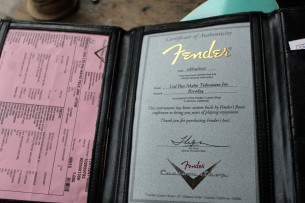 FENDER "Custom Shop P90 Mahogany Telecaster Journeyman Relic, Aged Teal Green Metallic" HARDCASE , PAPERS, 2, 95 KG