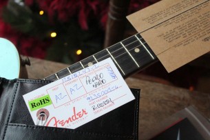 FENDER "Custom Shop P90 Mahogany Telecaster Journeyman Relic, Aged Teal Green Metallic" HARDCASE , PAPERS, 2, 95 KG