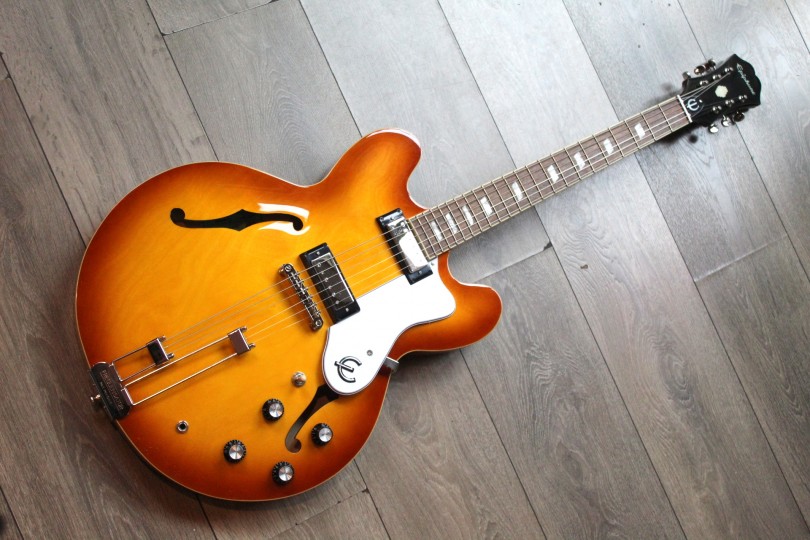 EPIPHONE "Riviera Frequensator Royal Tan"