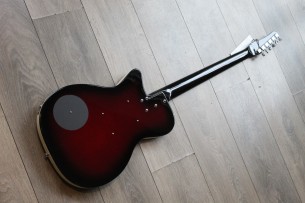 DANELECTRO "Baritone Dolphin Red Burst" 3, 11 KG