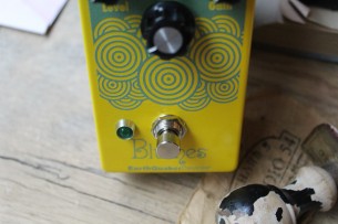 EARTHQUACKER DEVICES "Blumes, Low Signal Shredder"