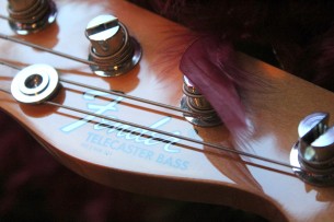 FENDER "Vintera® II '70s Telecaster® Bass, Surf Green , Maple" GIGBAG, 4, 25 KG