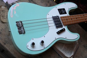 FENDER "Vintera® II '70s Telecaster® Bass, Surf Green , Maple" GIGBAG, 4, 25 KG