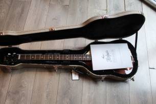 HOFNER "Violin Bass - Vintage ' 62" HARDCASE