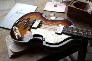 HOFNER "Violin Bass - Vintage ' 62" HARDCASE