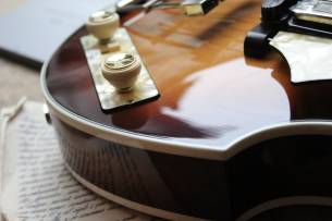 HOFNER "Violin Bass - Vintage ' 62" HARDCASE