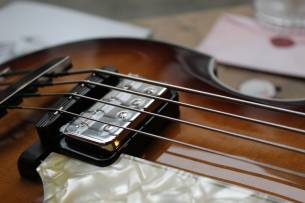 HOFNER "Violin Bass - Vintage ' 62" HARDCASE