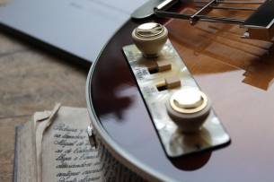 HOFNER "Violin Bass - Vintage ' 62" HARDCASE