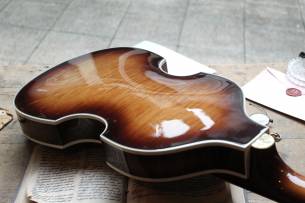 HOFNER "Violin Bass - Vintage ' 62" HARDCASE