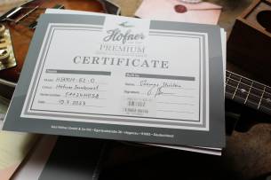 HOFNER "Violin Bass - Vintage ' 62" HARDCASE