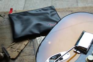 FENDER " Limited Edition Suona Stratocaster Thinline" HARDCASE, 3, 28 KG