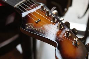 FENDER " Limited Edition Suona Stratocaster Thinline" HARDCASE, 3, 28 KG