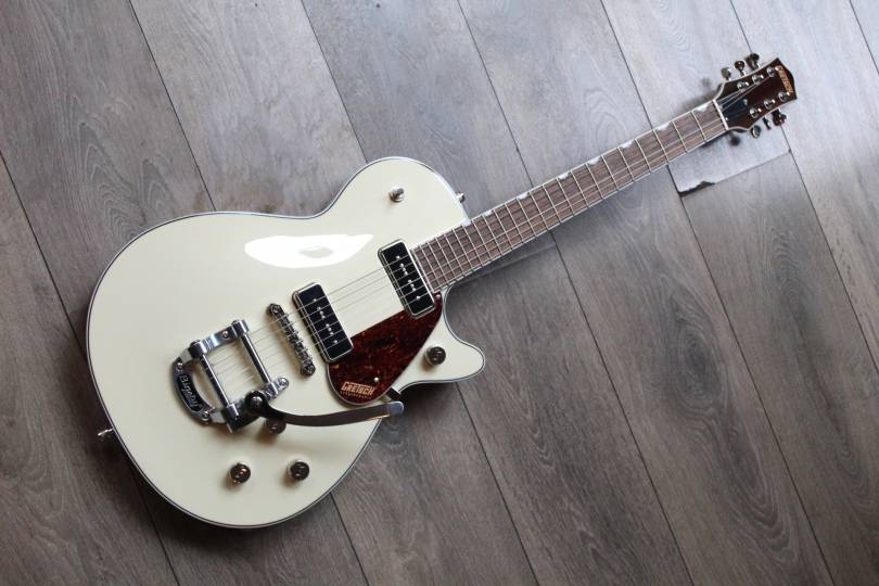 GRETSCH "G5210T-P90 Electromatic Jet™ Two 90 Single-Cut with Bigsby®, Laurel Fingerboard, Vintage White" 4, 00 KG