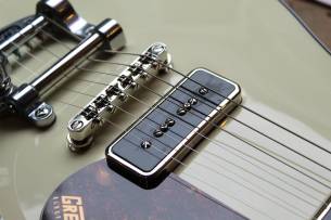 GRETSCH "G5210T-P90 Electromatic Jet™ Two 90 Single-Cut with Bigsby®, Laurel Fingerboard, Vintage White" 4, 00 KG