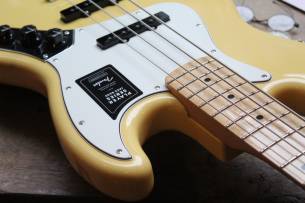 FENDER "Player Jazz Bass Buttercream" 4, 16 KG