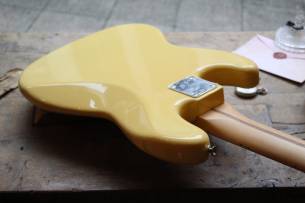 FENDER "Player Jazz Bass Buttercream" 4, 16 KG