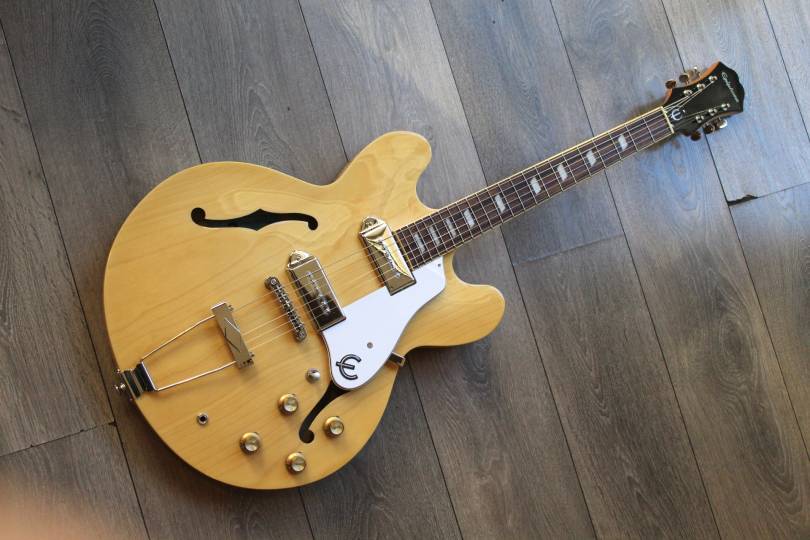 EPIPHONE "Casino Natural"