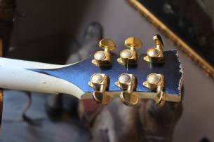 VEGARELICS "Les Paul Custom Vintage White" HARDCASE, 4, 00 KG