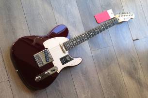 FENDER "Limited Edition Player Telecaster, Ebony Fingerboard, Oxblood" 3, 59 KG