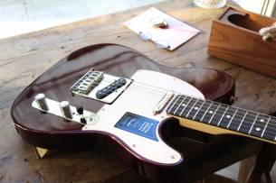 FENDER "Limited Edition Player Telecaster, Ebony Fingerboard, Oxblood" 3, 59 KG