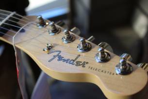 FENDER "Limited Edition Player Telecaster, Ebony Fingerboard, Oxblood" 3, 59 KG