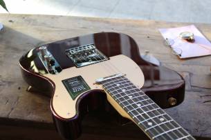 FENDER "Limited Edition Player Telecaster, Ebony Fingerboard, Oxblood" 3, 59 KG
