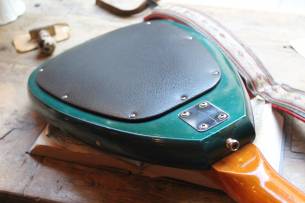 EGMOND "Lion Foreign 1964/1967 Blue with Hardcase and Strap"