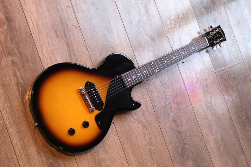 GIBSON "Les Paul Junior Vintage Tobacco Burst" HARDCASE, 3, 67 KG