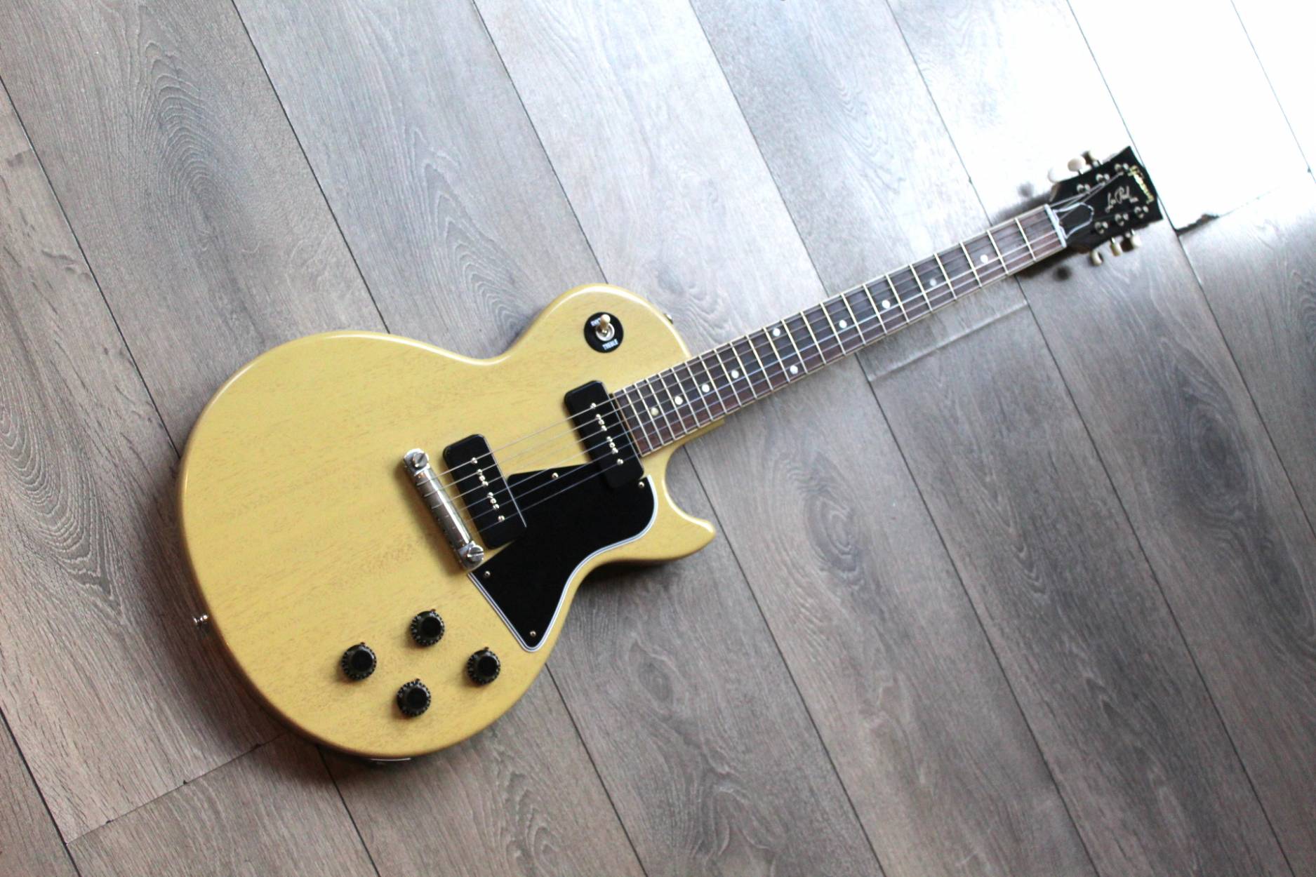 に*ん様 GibsonLes Paul StudioYellow 値下げ GIBSON 