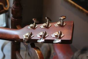 MARTIN "Custom Shop CS-00" HARDCASE, PAPERS