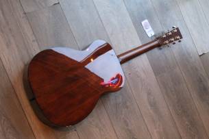 MARTIN "Custom Shop CS-00" HARDCASE, PAPERS