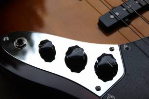 FENDER "Limited Edition Suona Jazz Bass Thinline" HARDCASE, 3, 96 KG