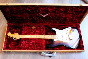 FENDER "Eric Johnson "Virginia" Strat" HARDCASE, 3, 47 KG