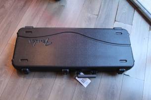 FENDER "American Professional II Telecaster,Butterscotch Blonde, Maple" HARDCASE. 3, 19 KG