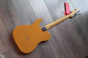 FENDER "American Professional II Telecaster,Butterscotch Blonde, Maple" HARDCASE. 3, 19 KG