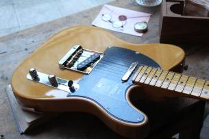 FENDER "American Professional II Telecaster,Butterscotch Blonde, Maple" HARDCASE. 3, 19 KG