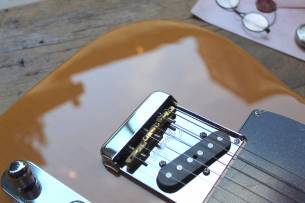 FENDER "American Professional II Telecaster,Butterscotch Blonde, Maple" HARDCASE. 3, 19 KG