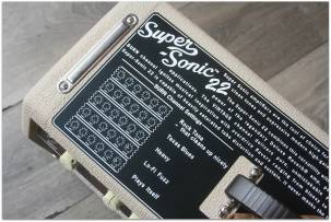 FENDER Super-Sonic 22 2-Channel 22-Watt, White Blonde HEAD