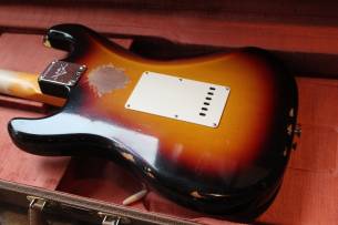 FENDER Custom Shop Late 1962 Stratocaster Relic Closet Classic Hardware, 3-Colour Sunburst