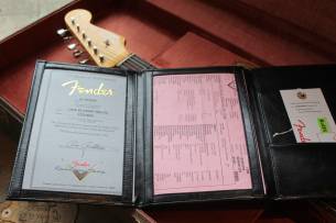 FENDER Custom Shop Late 1962 Stratocaster Relic Closet Classic Hardware, 3-Colour Sunburst