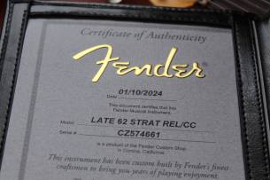 FENDER Custom Shop Late 1962 Stratocaster Relic Closet Classic Hardware, 3-Colour Sunburst