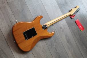 FENDER "American Professional II Stratocaster, Roasted Pine, Rosewood" HARDCASE, 3, 04 KG