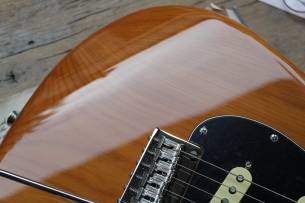 FENDER "American Professional II Stratocaster, Roasted Pine, Rosewood" HARDCASE, 3, 04 KG