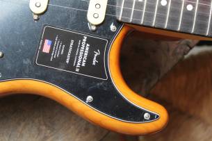 FENDER "American Professional II Stratocaster, Roasted Pine, Rosewood" HARDCASE, 3, 04 KG