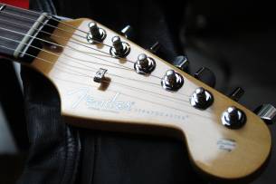 FENDER "American Professional II Stratocaster, Roasted Pine, Rosewood" HARDCASE, 3, 04 KG