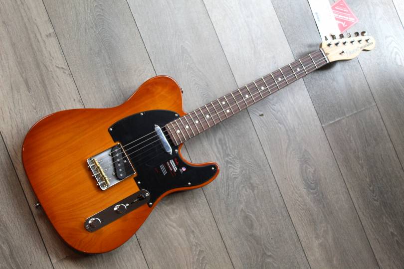 FENDER American Performer Telecaster, Honey Burst, Rosewood